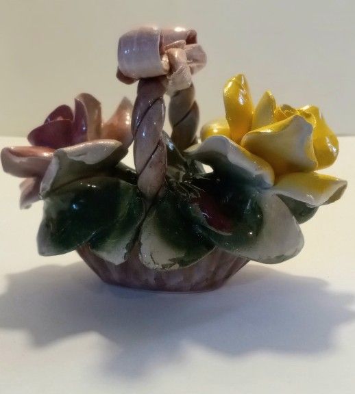 VINTAGE RARE Nuova Crown Capodimonte Floral Basket Pink Yellow Rose Bow on Handl