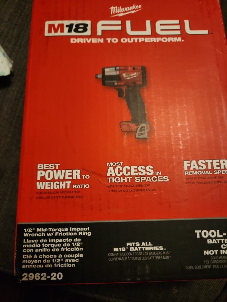 Milwaukee 1/2in Mid-torque Impact Wrench w/friction ring