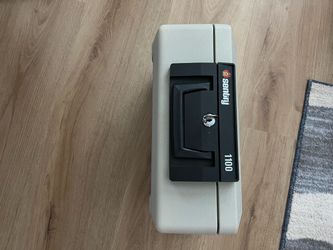 Sentry 1100 Locking fireproof box