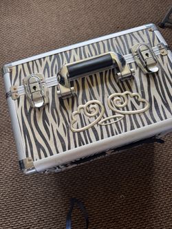 Make up case or supply case
