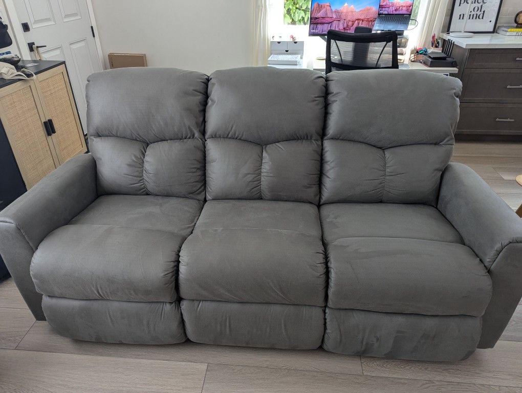 La-Z-Boy reclining sofa LIKE NEW!