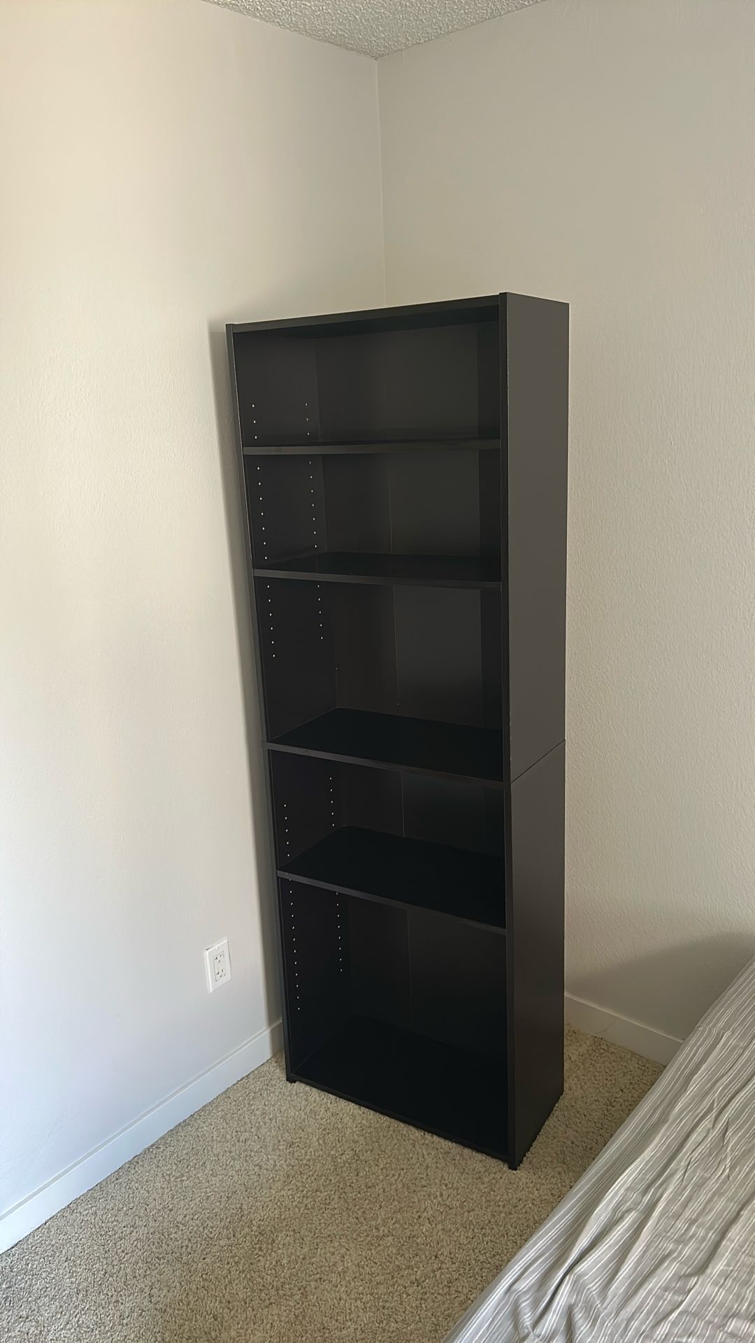 Like New 5 Shelf Book Case