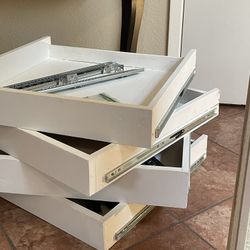 4 Roll-out Sliding Shelves White