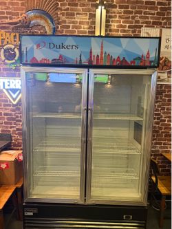 Dukers 2-Door Glass Display Refrigerator