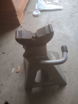 Truck stand s