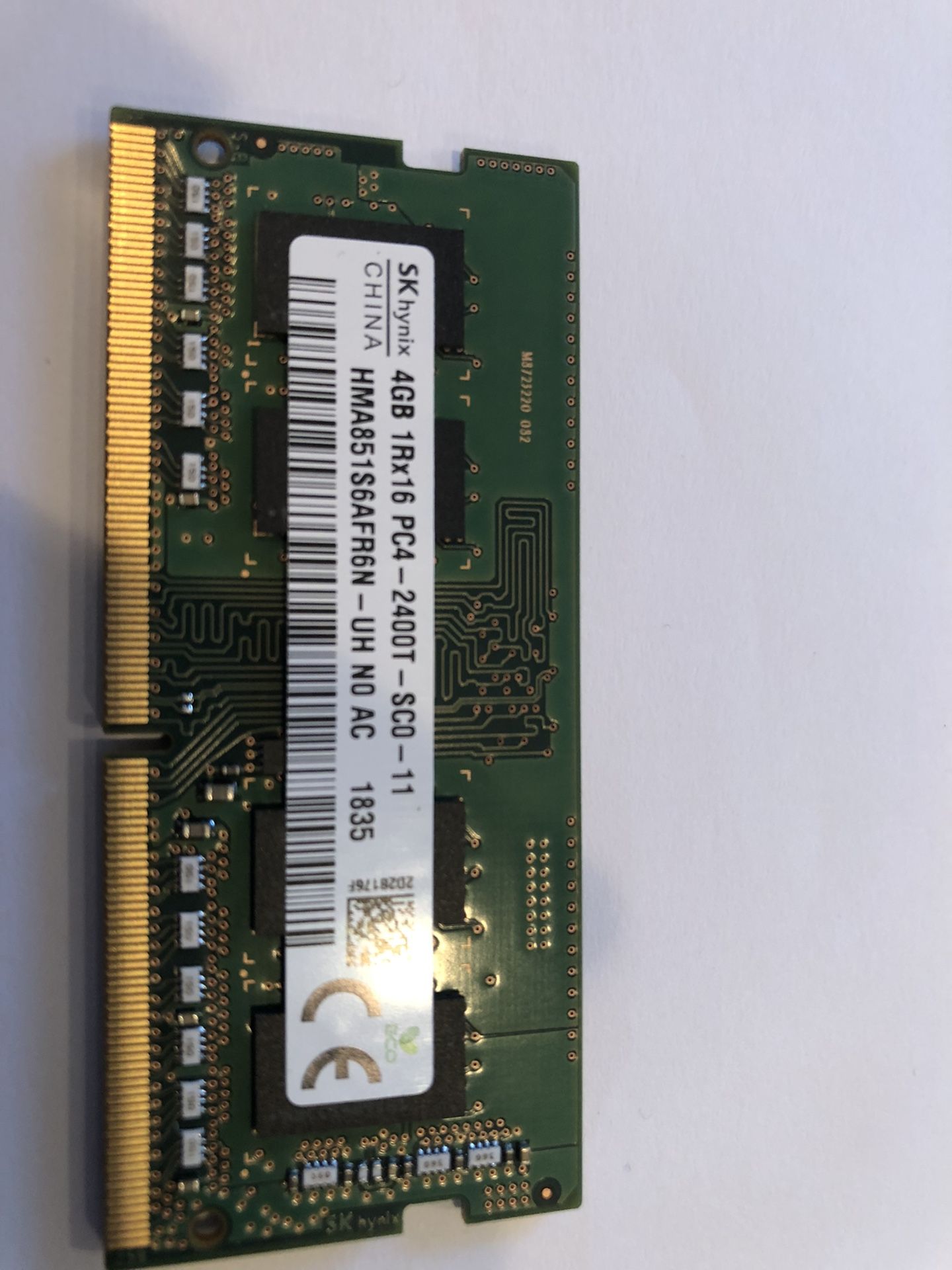 4 GB RAM Memory