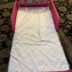 Toddler Bed - Minnie Mouse 