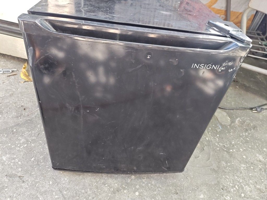 Mini Fridge 
