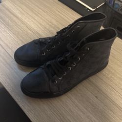 Gucci Shoes Size 10.5 US 44