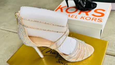 Woman's Shoes Size 8  New
