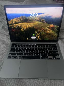 MacBook Pro M2 13-inch (2022)