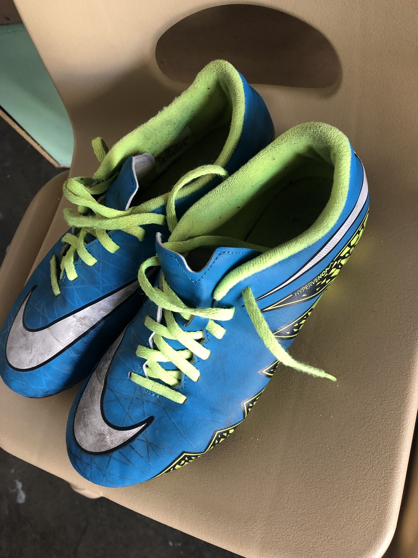 soccer use shoes size 8 women