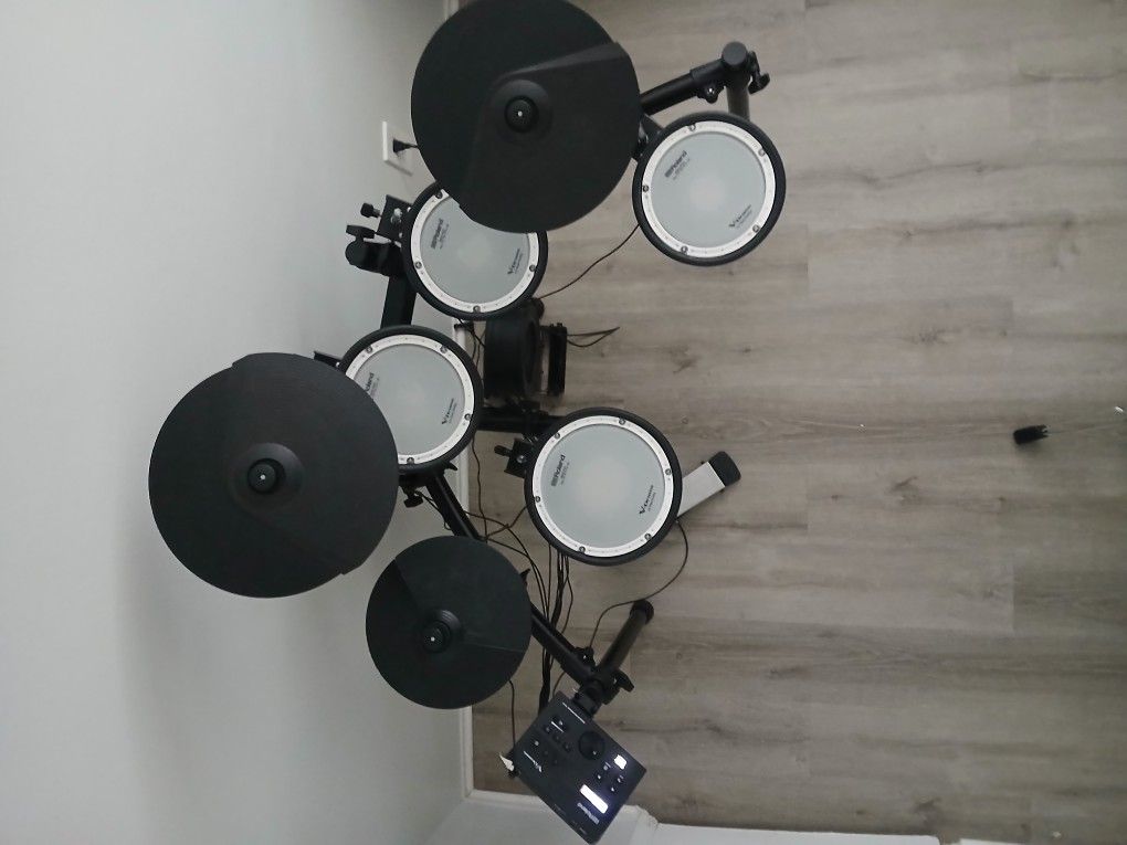 Roland V- Drums TD-07KV Electronic Drum Set