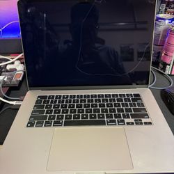 15” MacBook Air M2 – Cracked Screen – Great for Parts or Repair