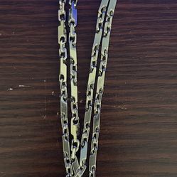 14k white gold chain solid 26 inches pick up only!!