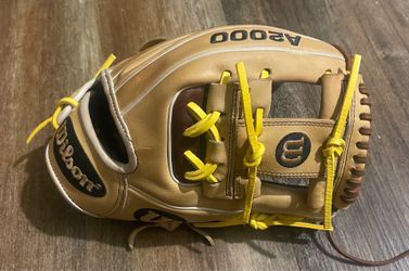 Wilson A2000 11.5” Baseball Glove