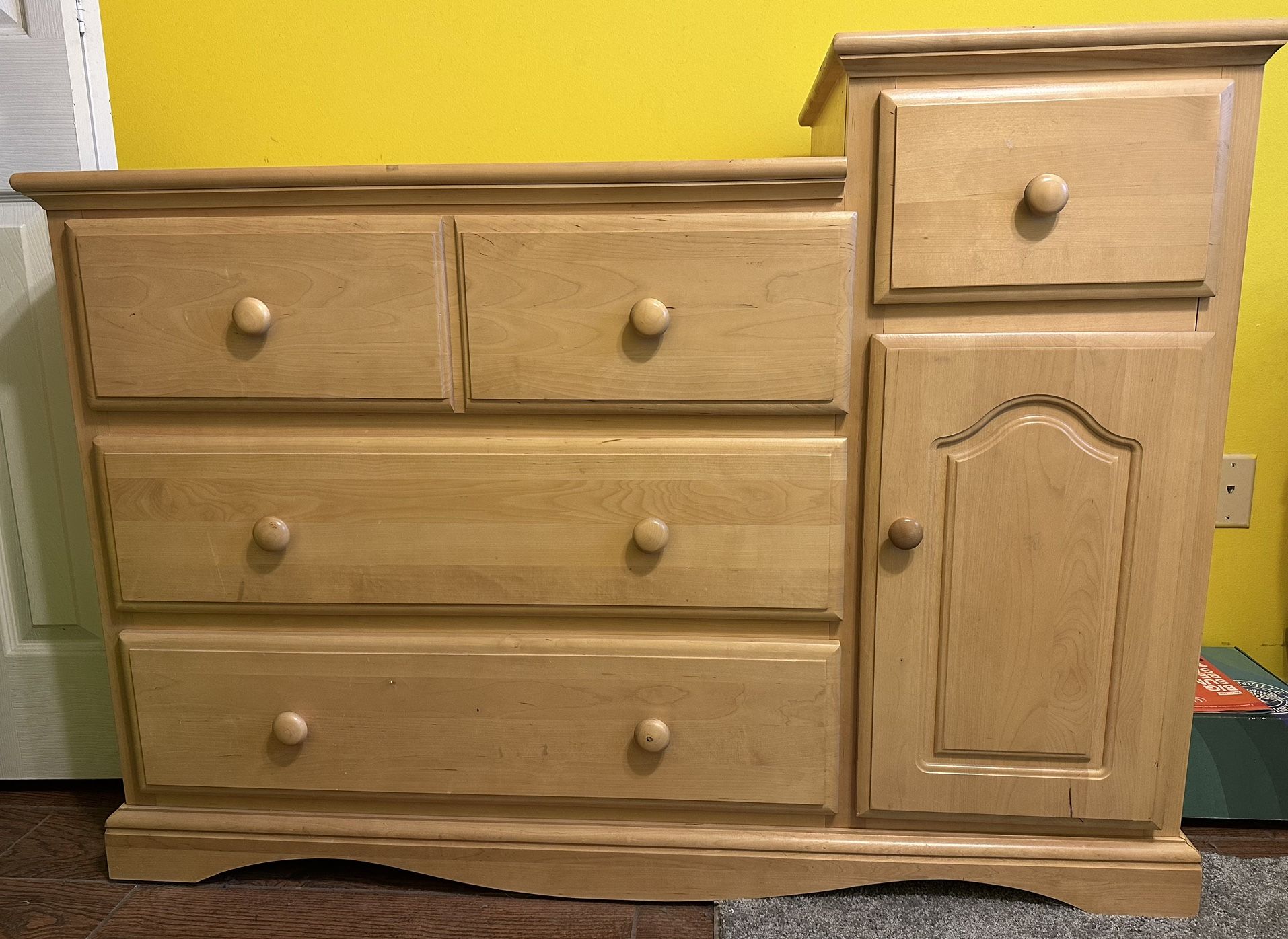 Golden Baby changing Table