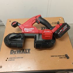 EXCELLENT CONDITION W/. 8Ah  18V Battery FUEL MILWAUKEE CORDLESS BANDSAW & 8Ah ($200) Battery.  ALMOST NEW...USED TO ONCE!!!