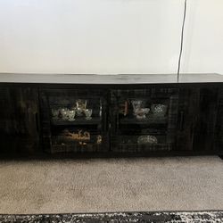Nice TV stand heavy duty real nice great condition