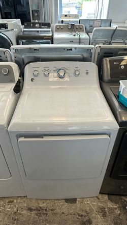 White Electric Dryer with Large Capacity