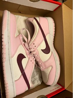 Women’s Nike Dunks