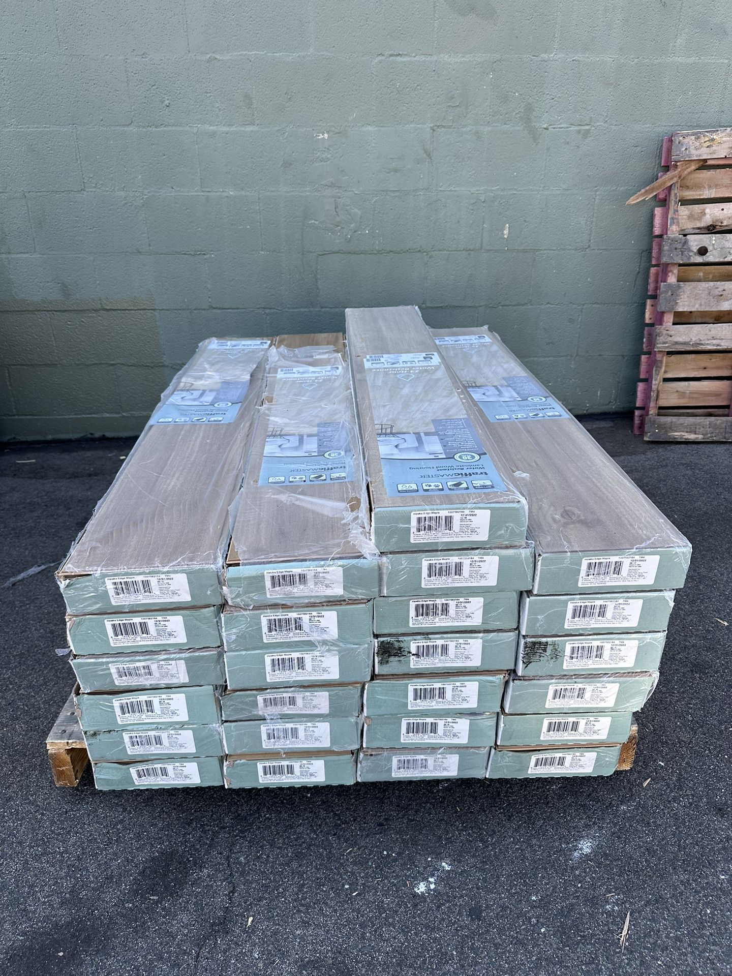 TrafficMaster Hawks Edge Maple 8 mm T x 7.5 in. W Water Resistant