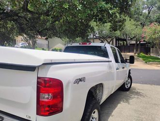 For Sale: 2007-2013 tonneau cover for Chevy Long Bed