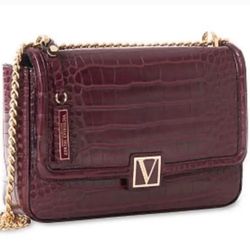 Elegant Burgundy Croc-embossed Shoulder Bag