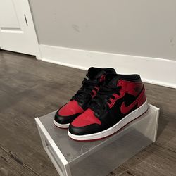 Size 7y - Jordan Air Retro 1 Mid