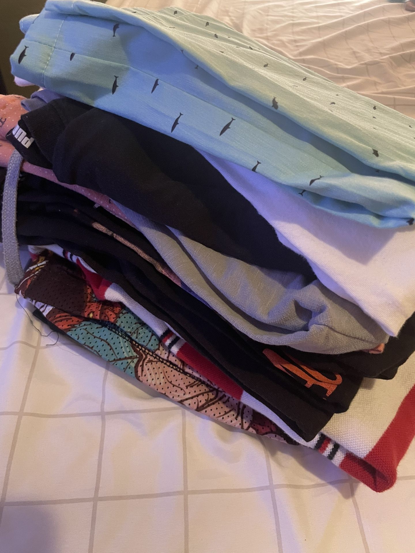 Ropa para jovencito tallas  S y M  todo por $30