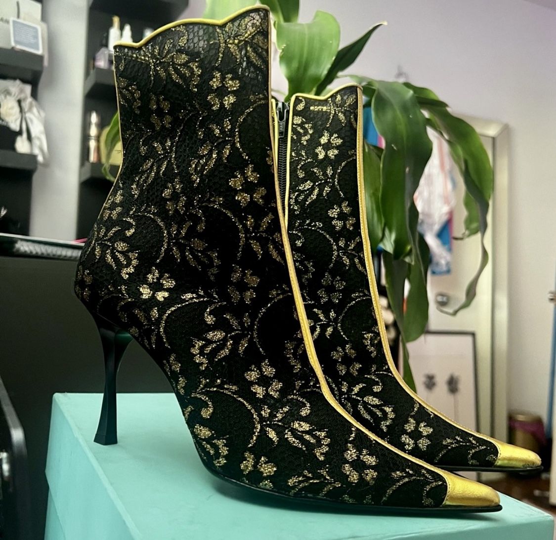 CASADEI BLACK LACE GOLD BOOT MAD