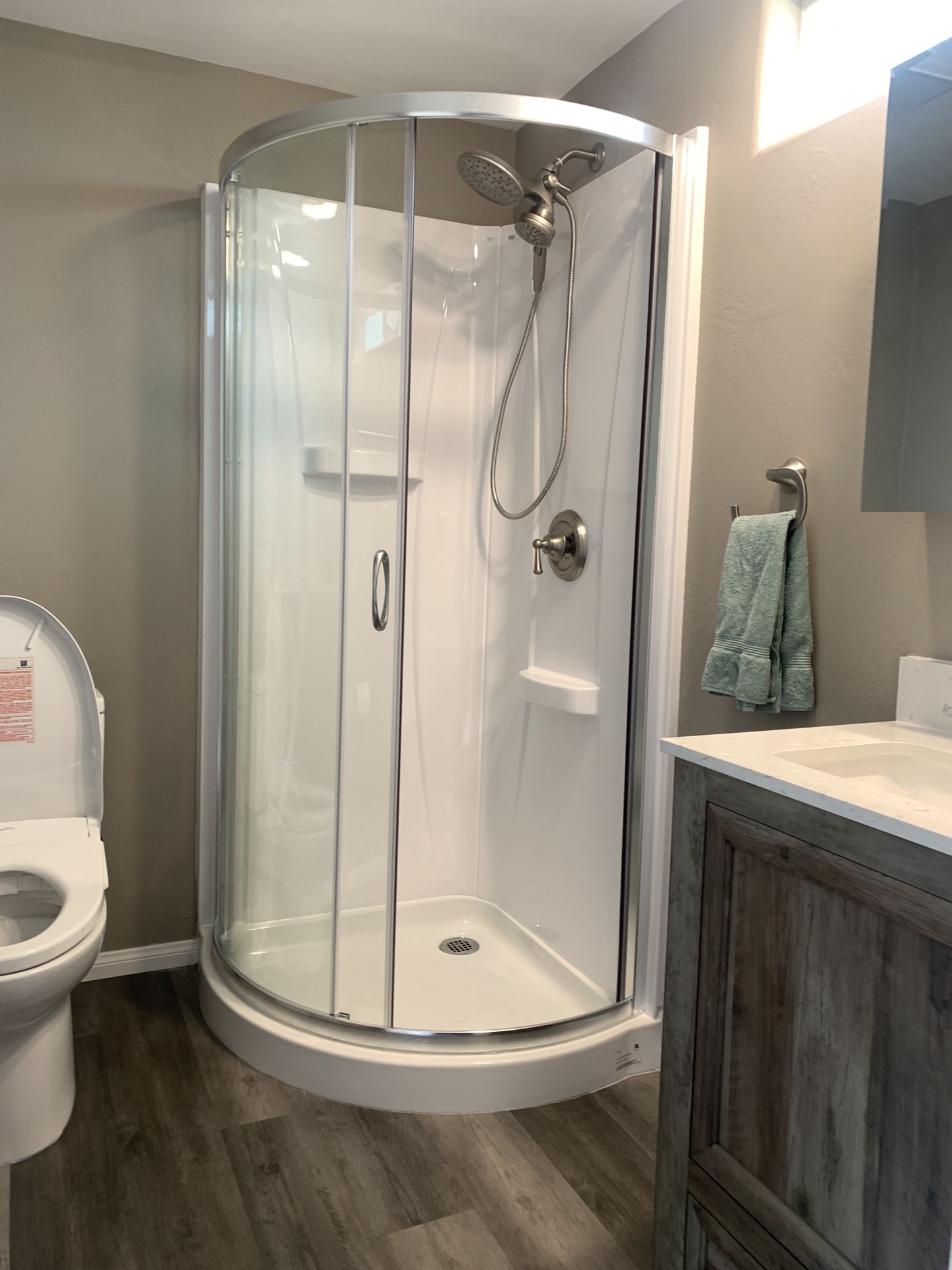 OVE 34” Curved Shower Stall for Sale in El Cajon, CA OfferUp