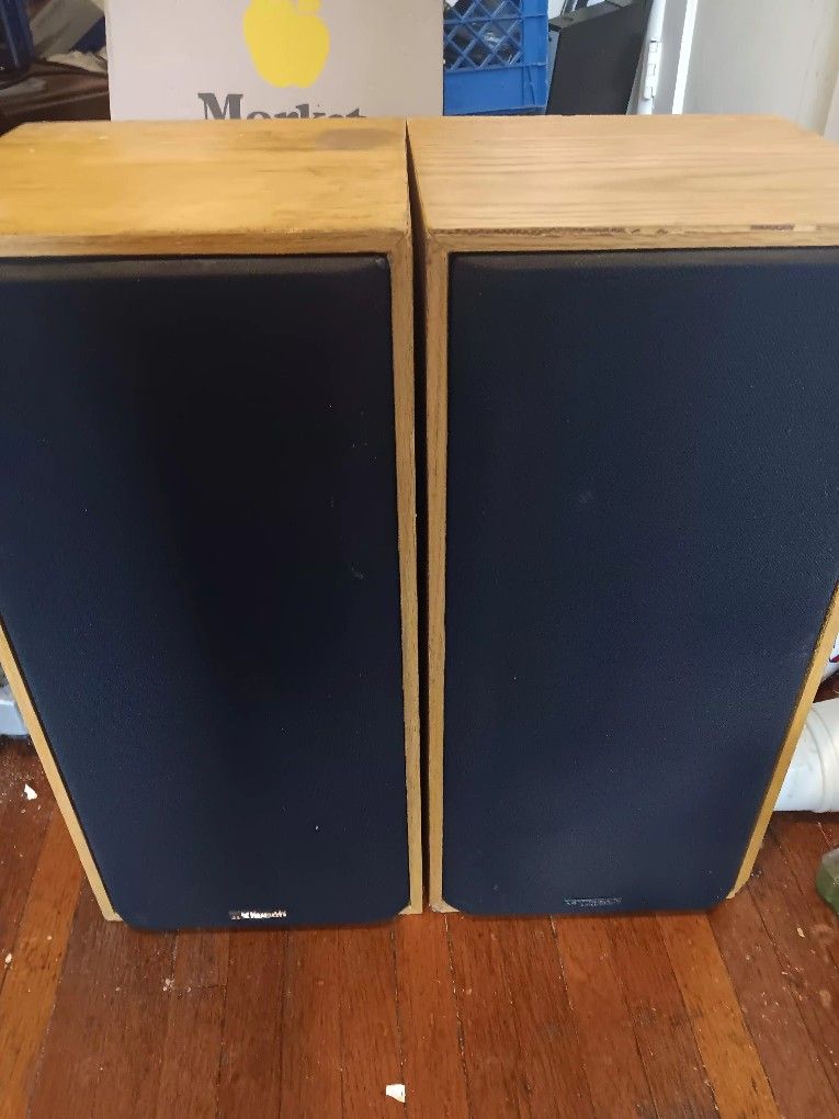 Klipsch KG2.5 Light Oak Speakers