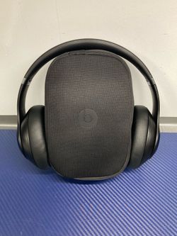 Beats - Studio Pro - Wireless Noise Cancelling Over-the-Ear Headphones - Black