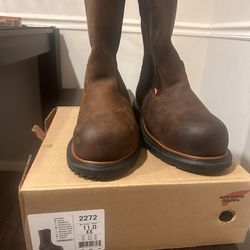Red WING DYNAFORCE Pull On Boot