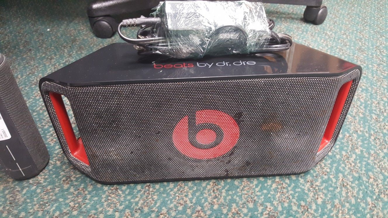 Beats by Dr. Dre Beatbox Portable 2 Wireless Bluetooth Speaker Boombox