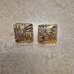 18k Yellow Gold Raiki Glamira Pair Of Square Swirl Earrings 