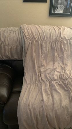 Twin comforter and pillow sham