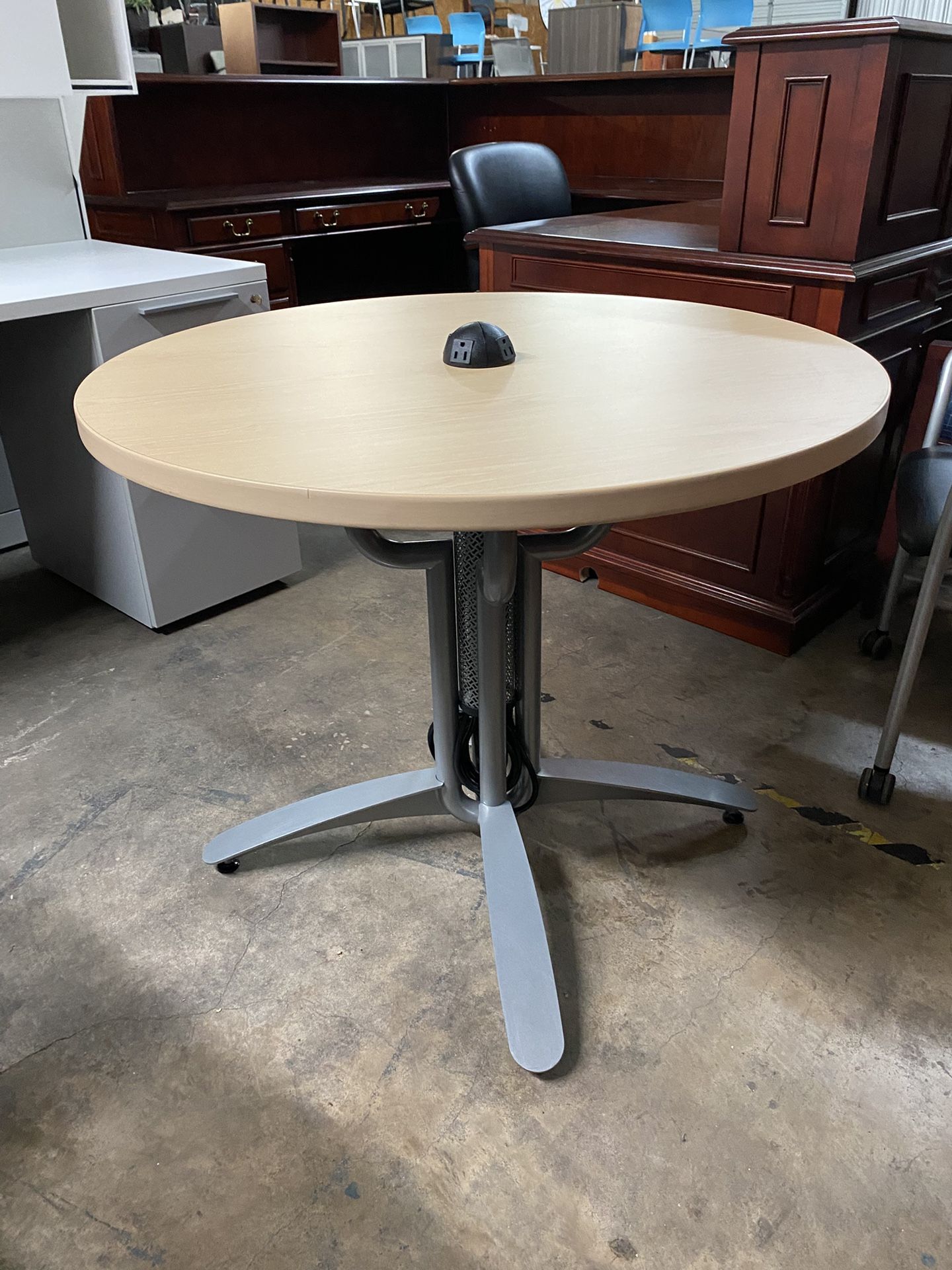 36" round conference table
