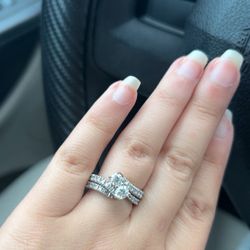 White Golf Dimond Ring 