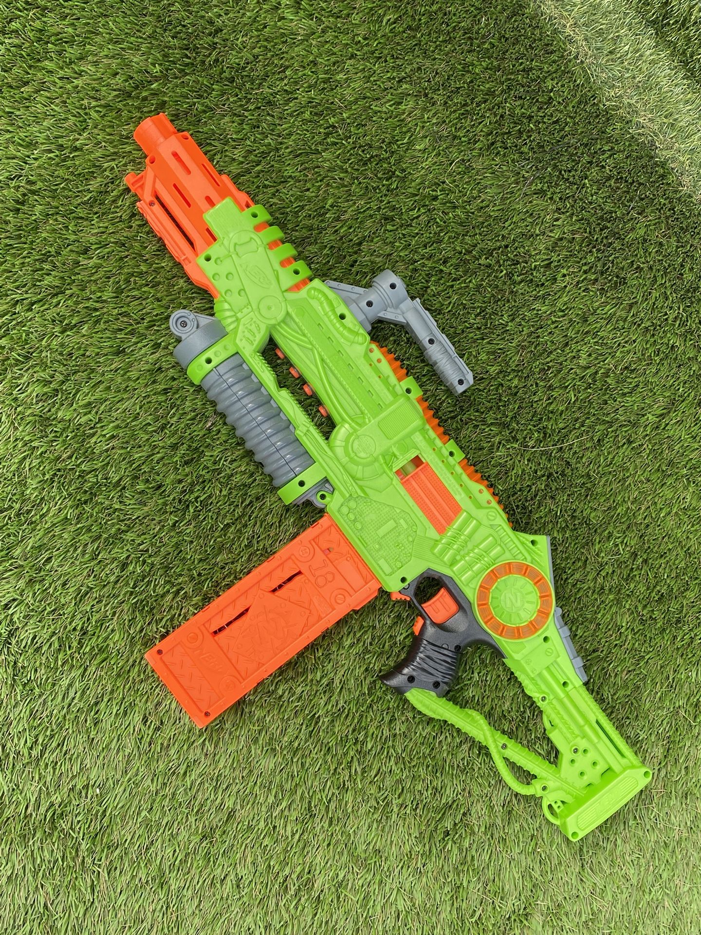 Nerf Zombie Strike Blaster – Great Condition! Ready for Battle