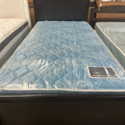 Twin size mattress, and boxspring and bed good condition free delivery