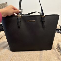 MK Purse 