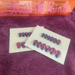 1 Set Of Press On Nails