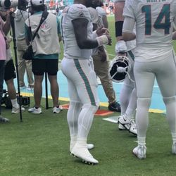 Miami Dolphins Vs Jaguars Sideline Passes 