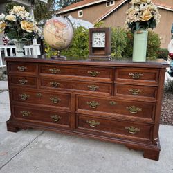 Bassett Solid Wood 10 Drawer Dresser Chest of Drawers Furniture Good Condition 