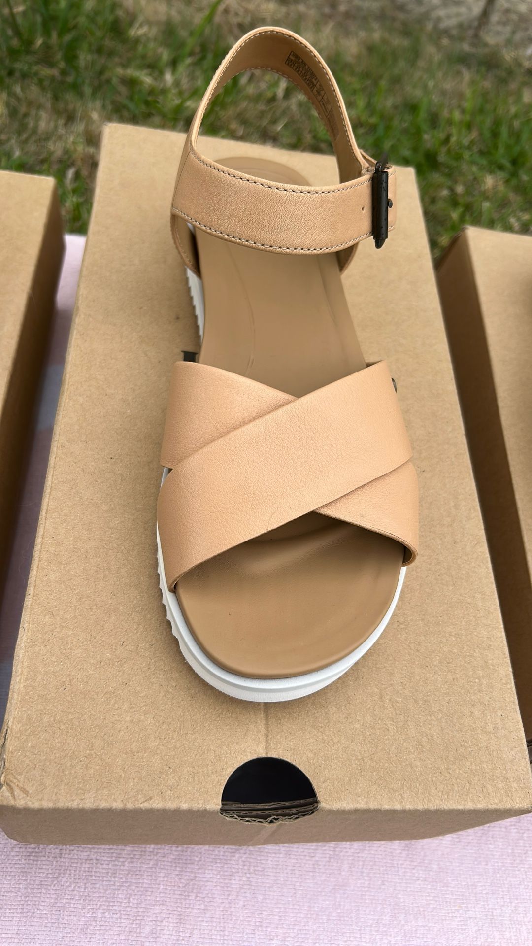 UGG SANDALS