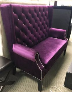 BRAND NEW LOVE SEAT CHAIR