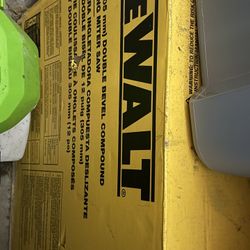 🪚 DeWalt DWS779 12” Miter Saw – $500 OBO