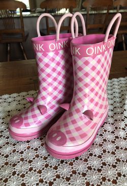 Darling piggy rain boots. Toddler 6/7
